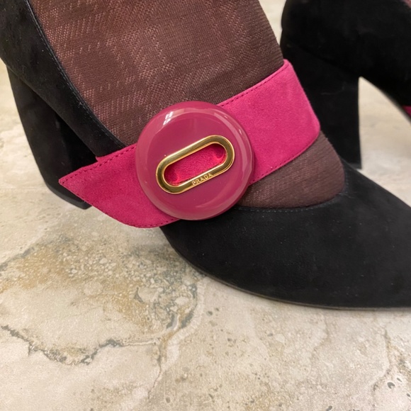 Gorgeous! PRADA Suede Button Pumps🌺 - Picture 11 of 14